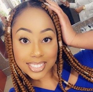 Meet your Posher, Chanel